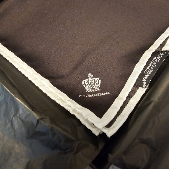Dolce & Gabbana Black Silk Pocket Square NIB - Picture 2 of 6